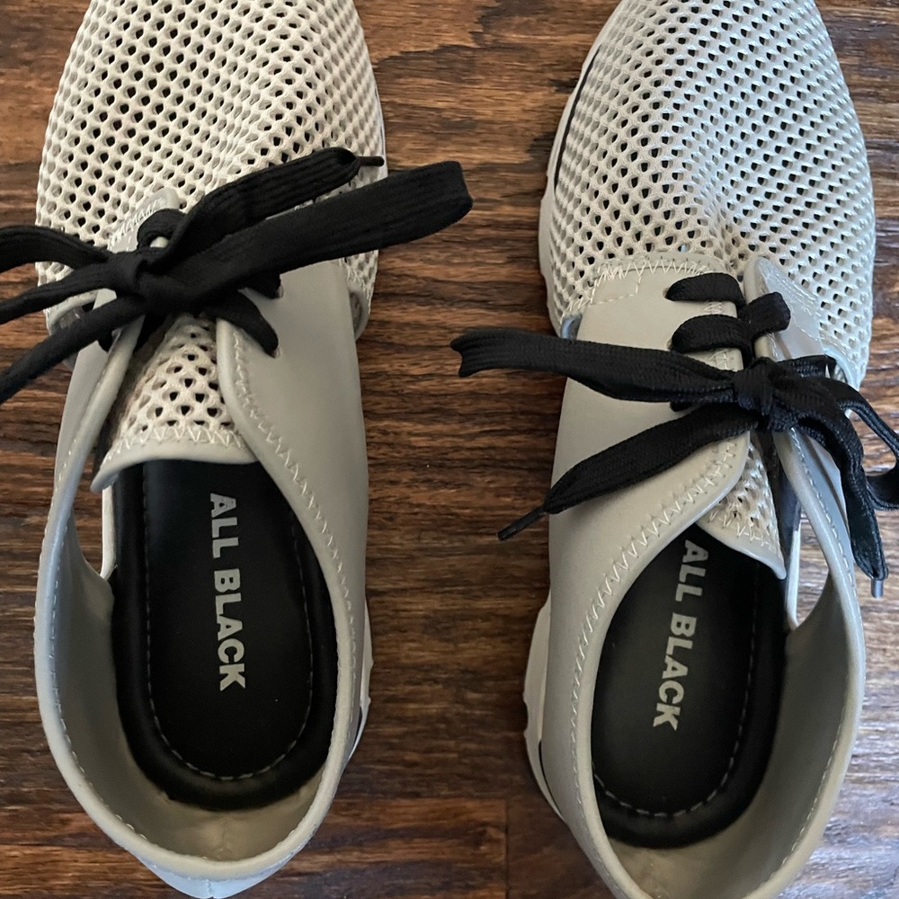 All Black size 39 Tan color